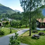 & * Flåm