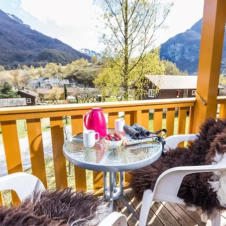 Flam Hostel *