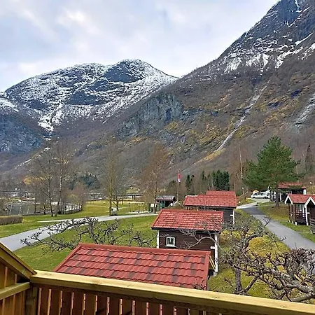 & Vandrarhem Flåm
