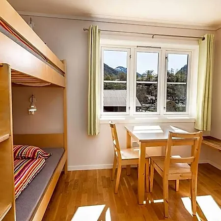 & * Flåm