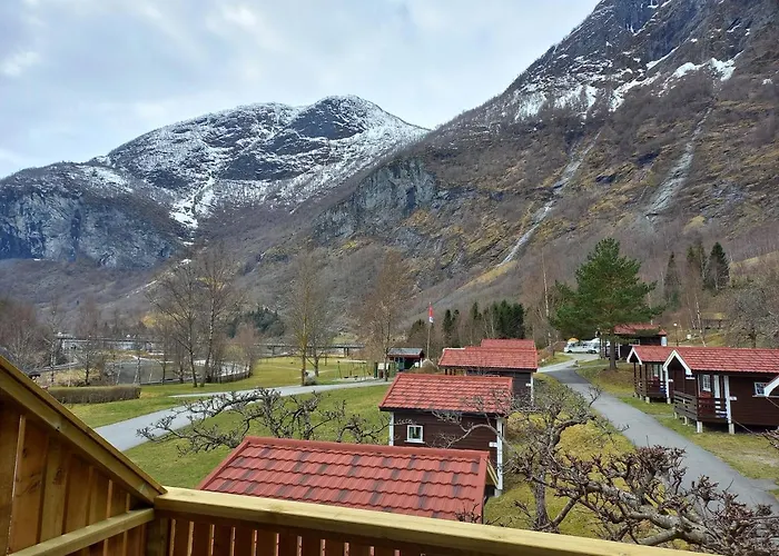 & Flåm