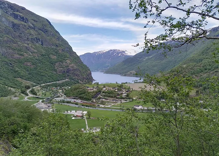 & Flåm